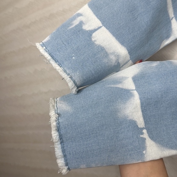 💙 🆕 VIP JEANS destroyed size small - Picture 6 of 8